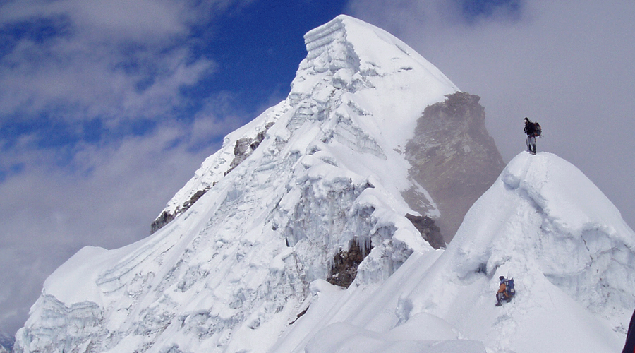 Lobuche East Peak Climbing