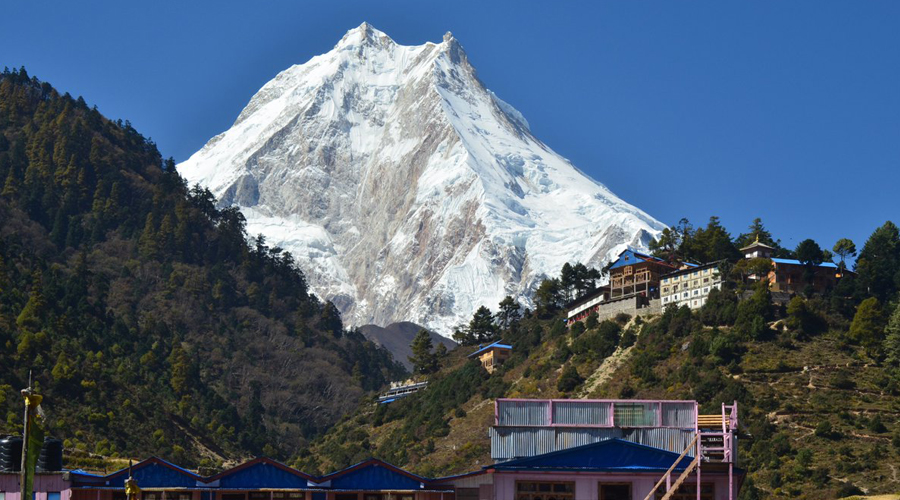 Manaslu Larky pass Thorong pass Ghorepani 